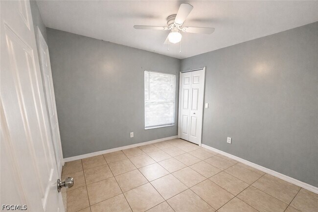 Foto del edificio - 609-611 Hawthorne Ave S