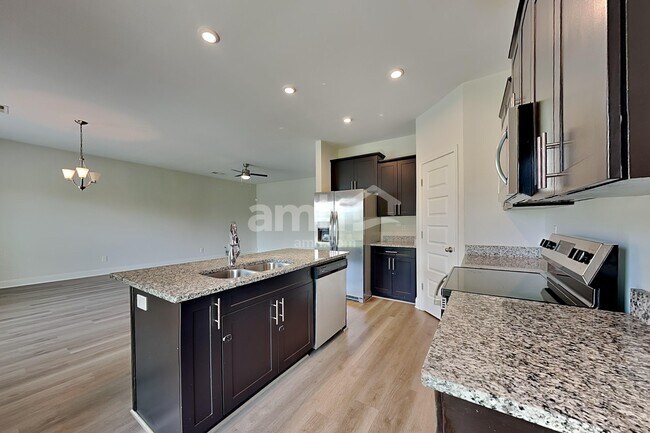 Foto del edificio - 5013 Mountain Springs Rd