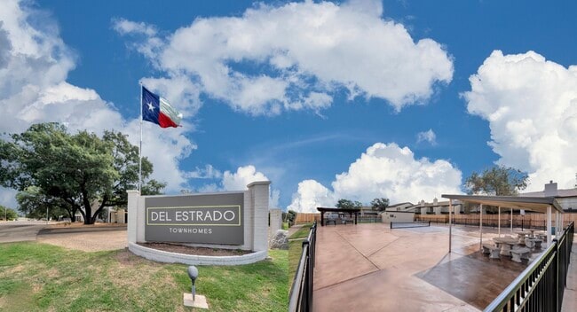 Building Photo - Del Estrado Townhomes
