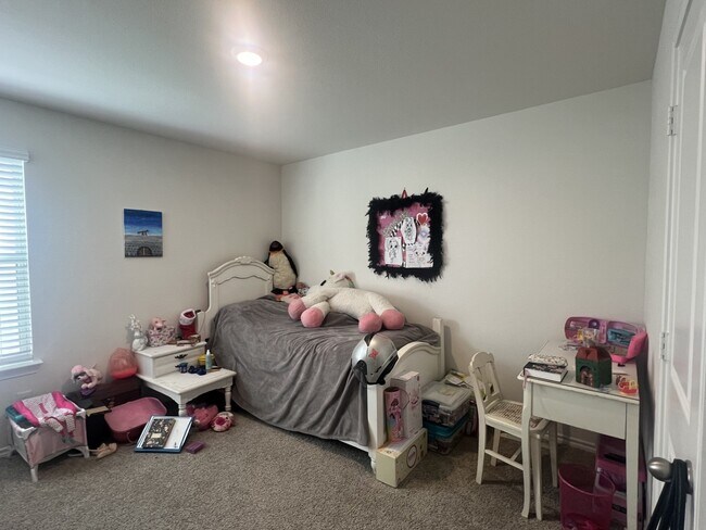 Foto del edificio - 153 Lacy Ln