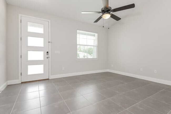 Building Photo - 604 Gaul Way