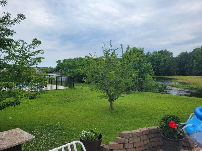 Building Photo - 1245 Pine Ridge St