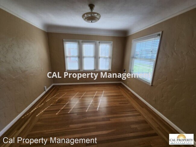 Foto del edificio - 2 br, 1 bath House - 215 E. Acacia St.