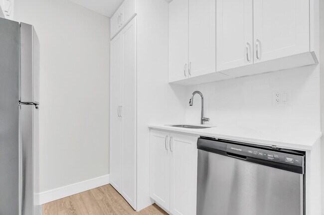 Building Photo - 3 Bedroom - Hamilton St
