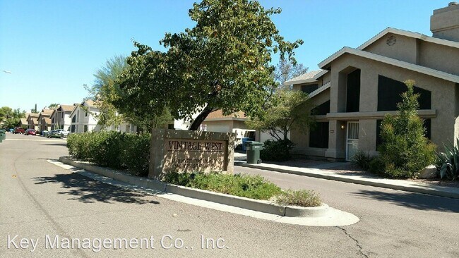 Building Photo - 3 br, 2 bath House - 4130 W. Siesta Ln.