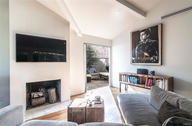 Foto del edificio - 2325 Frey Ave