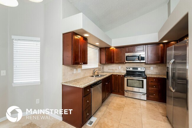 Building Photo - 18557 E Hamilton Dr