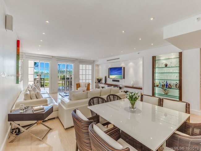 Building Photo - 2111 Fisher Island Dr