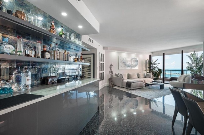 Foto del edificio - 1581 Brickell Ave
