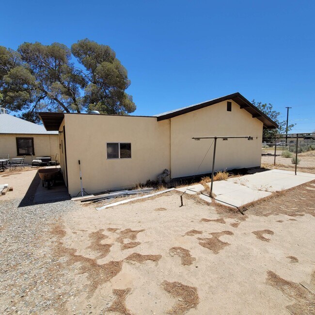 Foto del edificio - 34702 Birch Rd