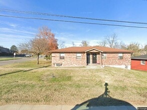 Building Photo - 2203 Clark Ln