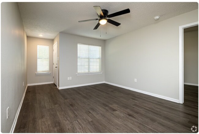 Building Photo - 2121 Lobdell Blvd