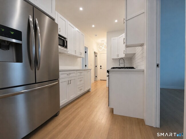 Building Photo - 492 Lombard St