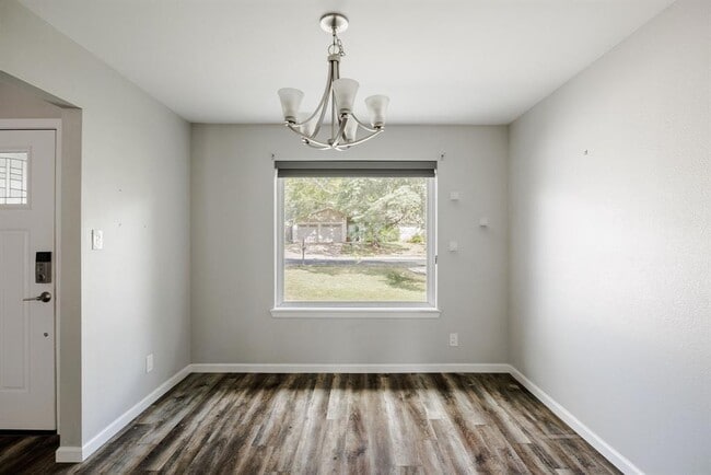Building Photo - 6101 London Dr