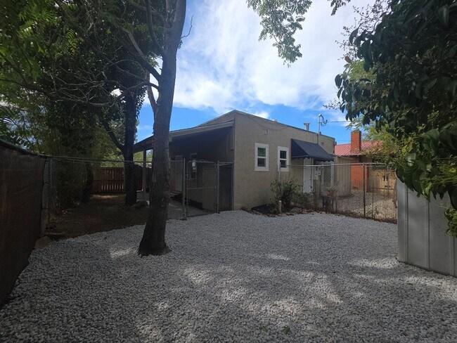 Foto del edificio - 2762-2764 Lanning Ave