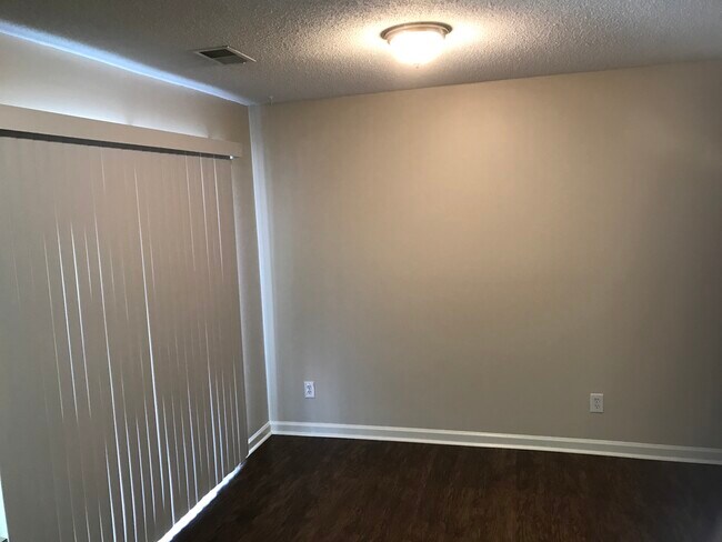 Building Photo - 451 Live Oak Walk