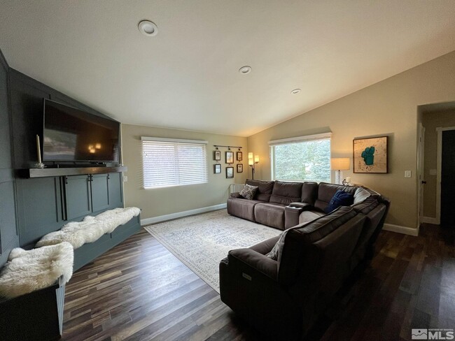Building Photo - 1321 Bridle Way