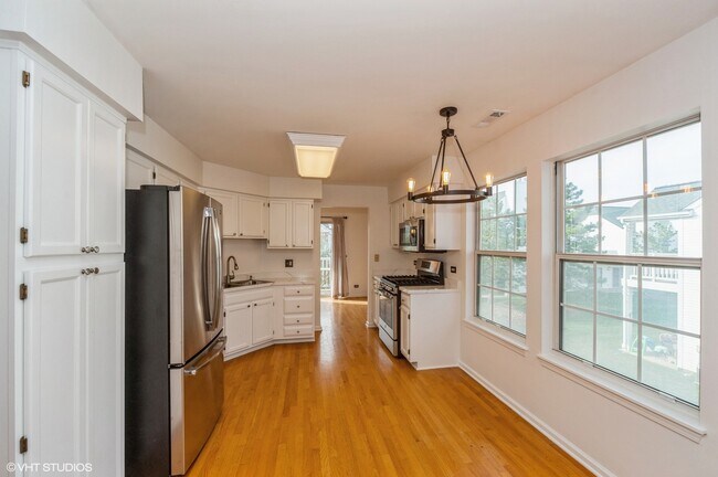 Foto del edificio - 104 Woodbury Ln