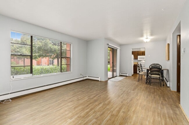 Foto del edificio - 2 Bedroom, 1 Bathroom Apartment.