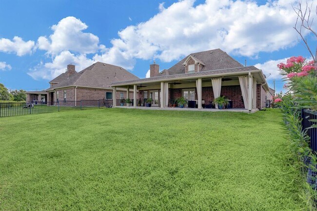 Foto del edificio - 307 Twin Timbers Ln