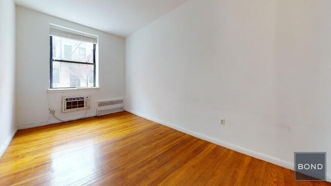 Building Photo - 324 E 83rd St