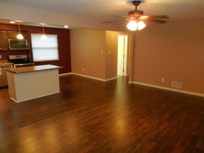 Building Photo - Gorgeous Two Bedroom/Two Full Bath Renovated Home In Kettering w/Full Finished Basement