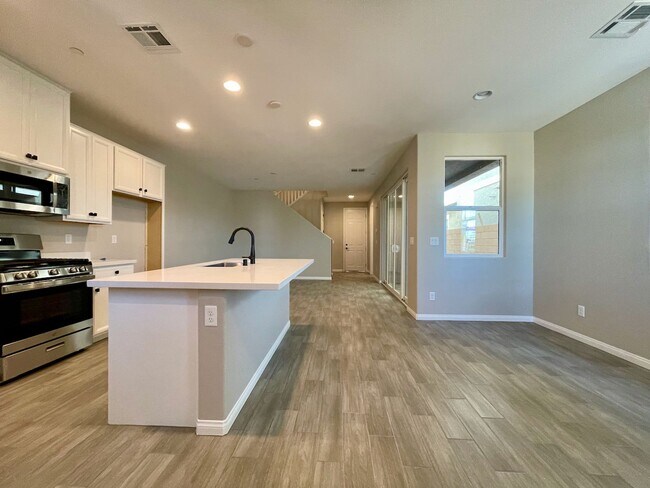 Foto del edificio - Built in 2023 3 BED 2.5 BATH TOWNHOME IN H...