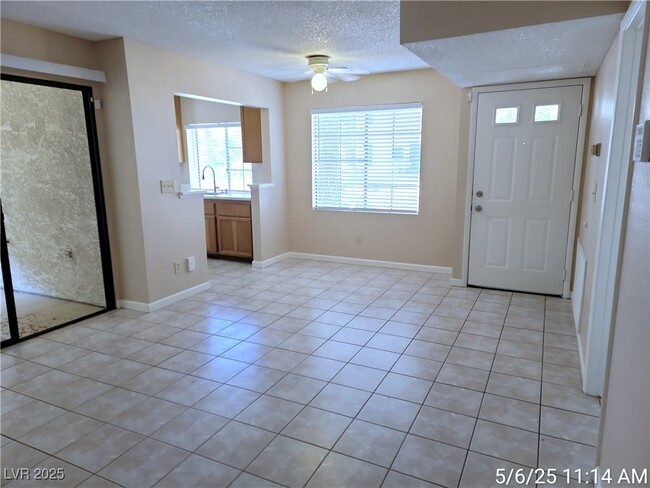 Building Photo - 4730 Nara Vista Way