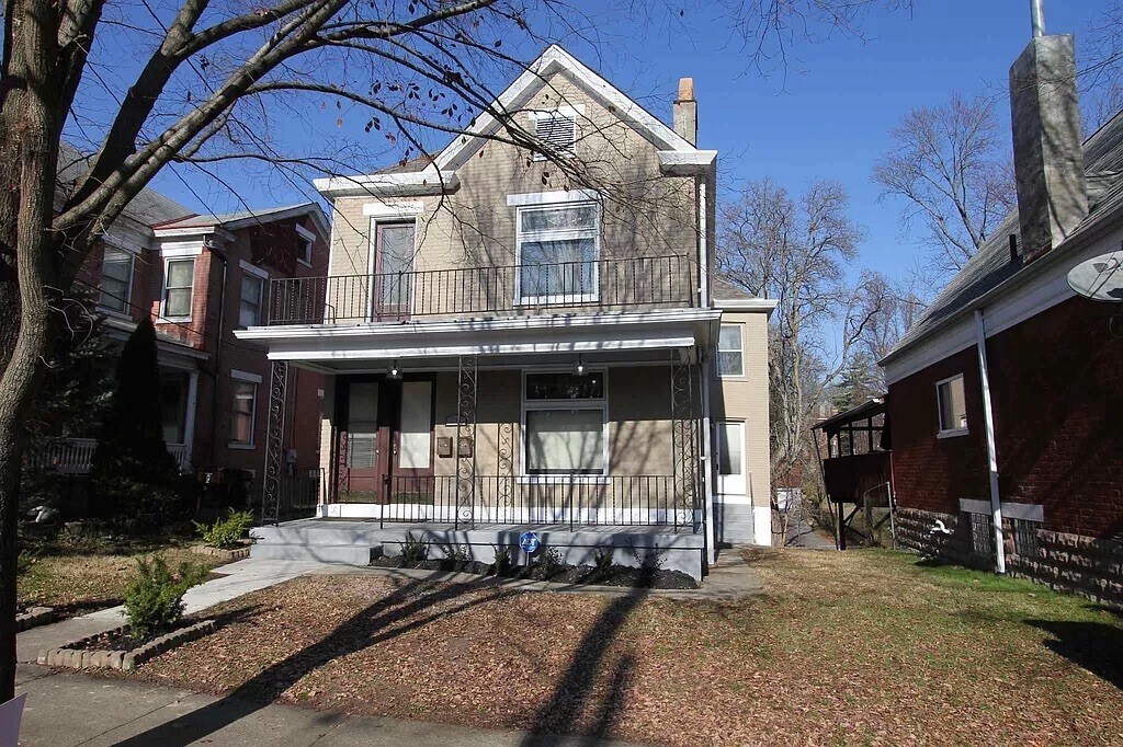exterior - 30 E 24th St