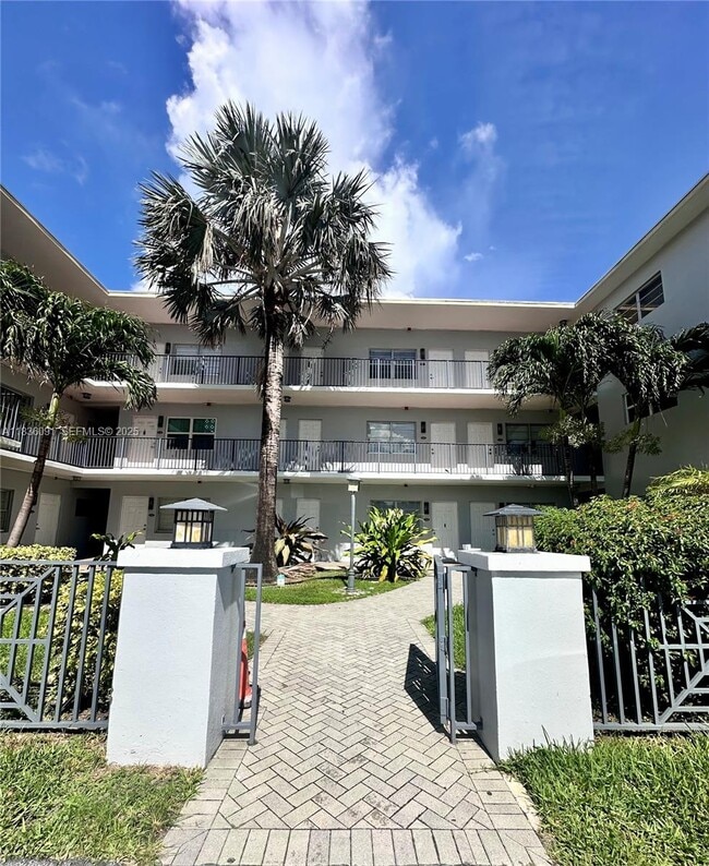 Foto del edificio - 2200 S Ocean Dr