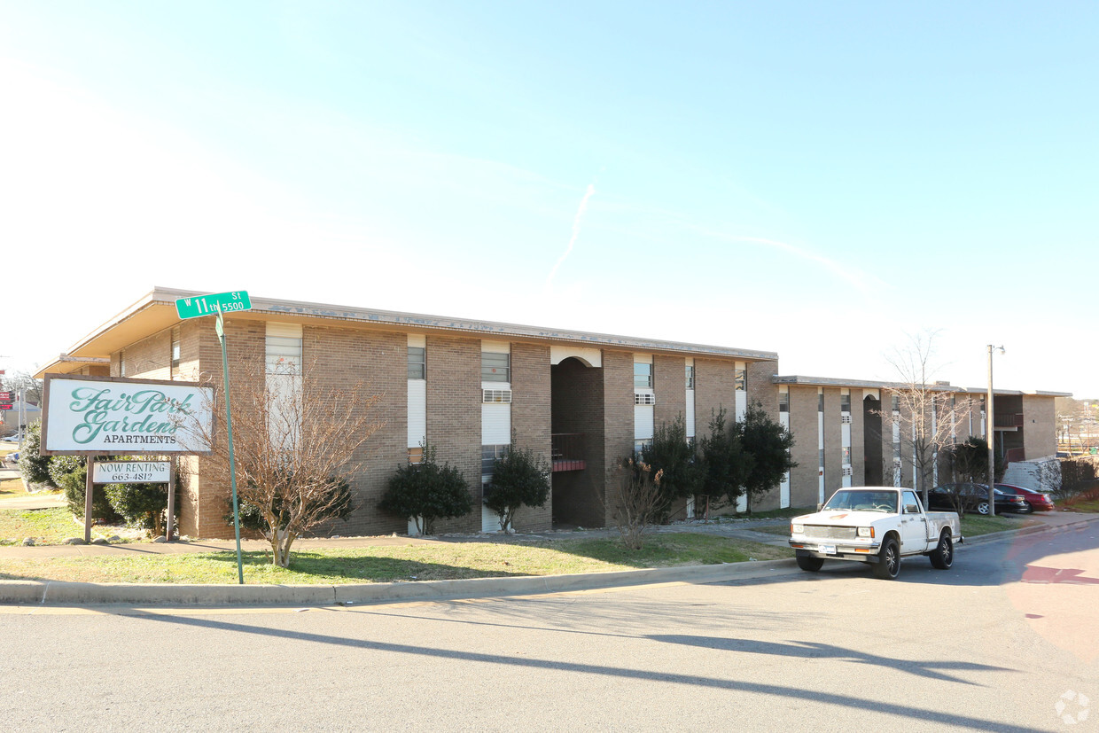 Building Photo - Pinnacle Rock Apartments