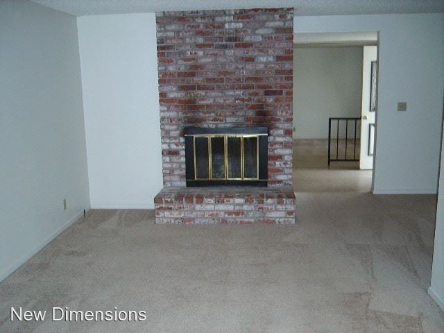 Building Photo - 3 br, 2 bath House - 3095 Round Mountain Road