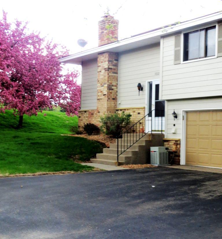 Primary Photo - 10221 Cavell Cir