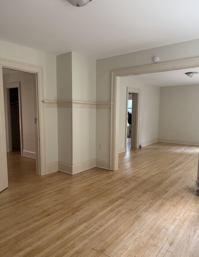 Foto del edificio - 2931 N Bartlett Ave