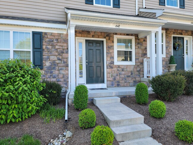 Foto del edificio - 642 Brentwood Dr