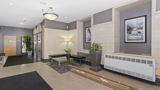 Building Photo - 221 E Cullerton St