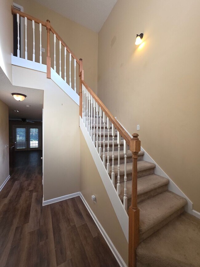 Foto del edificio - 435 Sandy Oak Dr