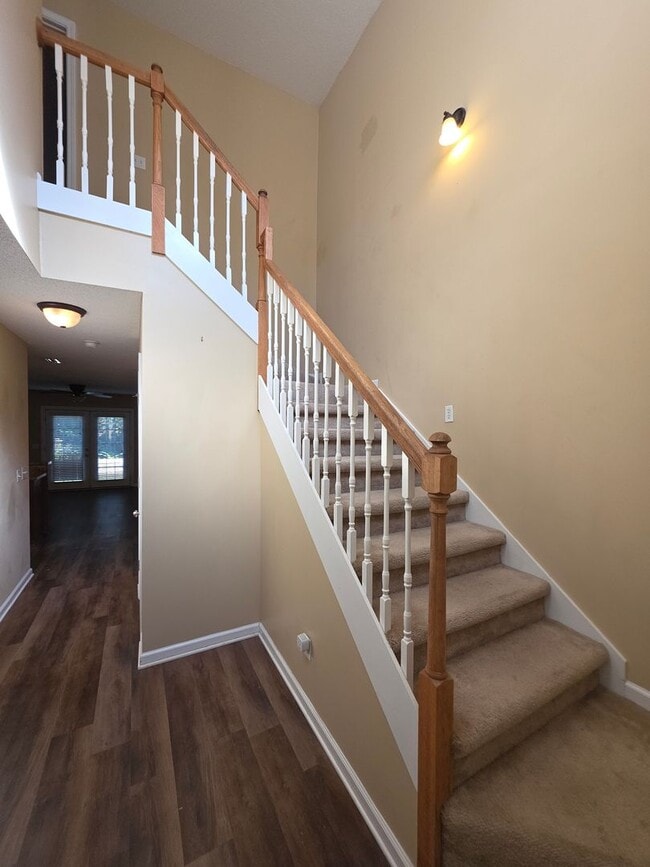 Building Photo - 435 Sandy Oak Dr