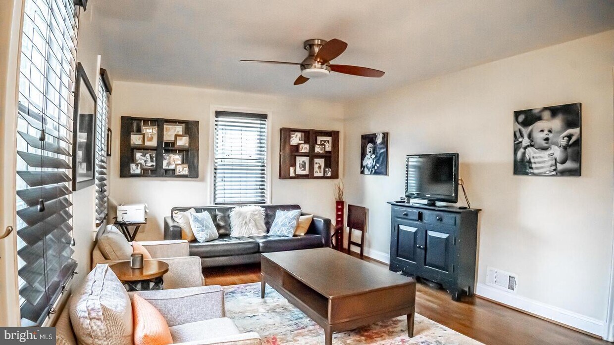 Foto principal - 2822 Marshall St