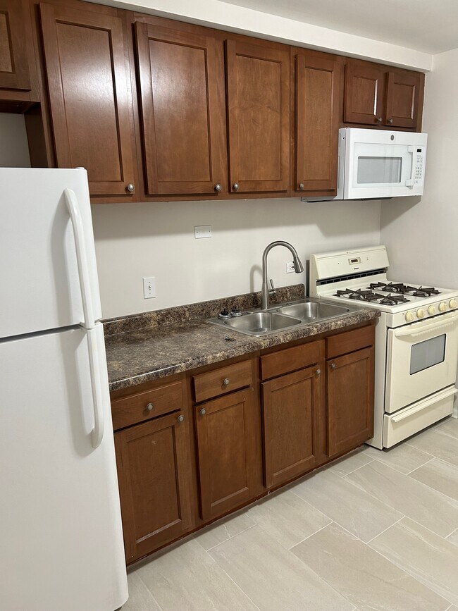 Foto del edificio - 9610 N Greenwood Ave