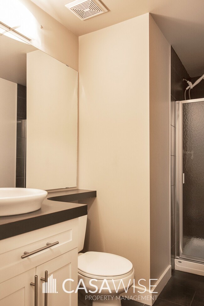 Building Photo - 10136-2104 104 St NW