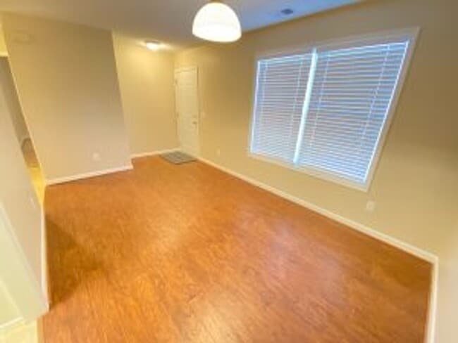 Foto del edificio - 164 W Hampton St