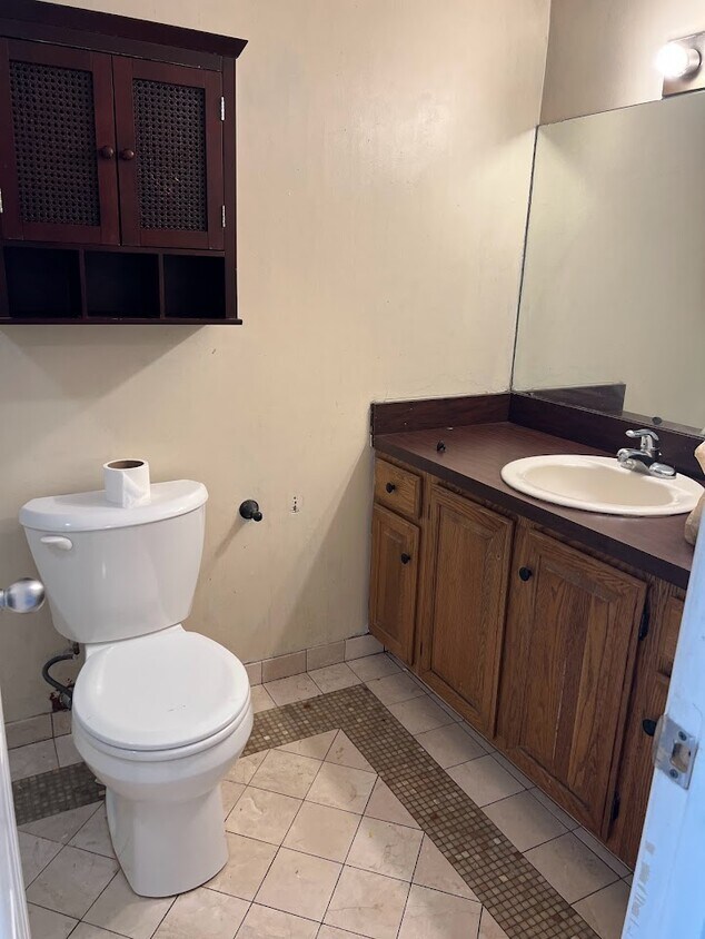 Primary Photo - 122 Tall Oaks Dr