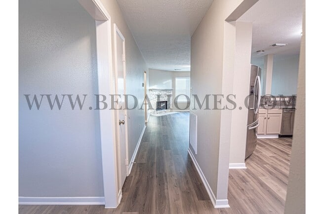 Foto del edificio - 5365 Tallowwood Terrace
