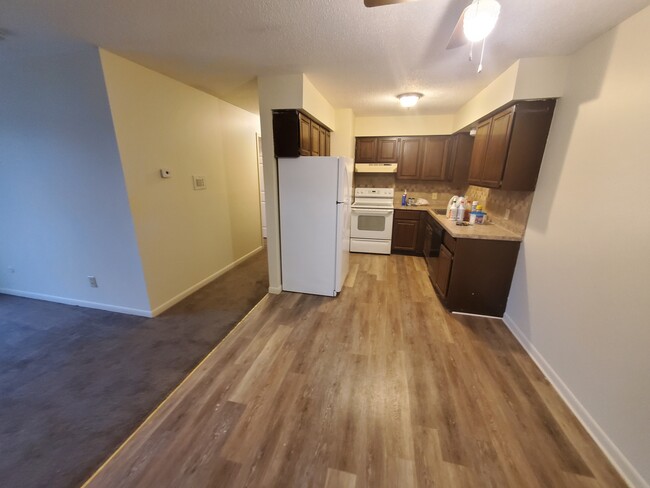 Building Photo - 22137 Huron River Dr