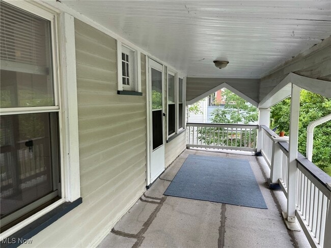 Building Photo - 2091 Carabel Ave