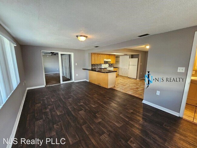 Building Photo - 4 br, 2 bath House - 7321 Mayfield Dr.