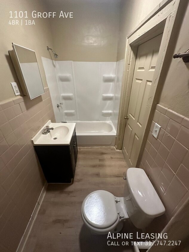 Building Photo - Westside 4 bedroom home