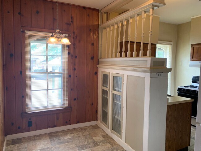 Foto del edificio - 841-841 Milton Ave