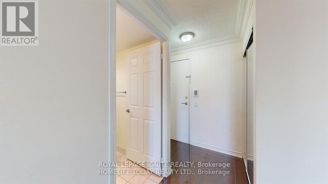 Building Photo - 8 Mondeo Dr